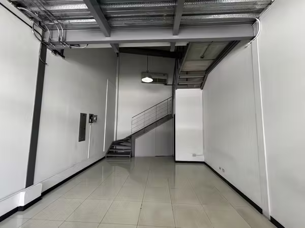 Local comercial  70m2 San Rafael de Escazú