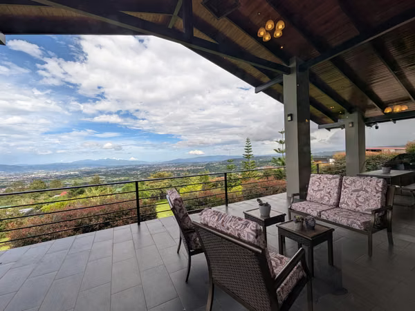 Casa Heredia San Jose de la Montaña Barva VISTA panoramica 180° 3.000 m2