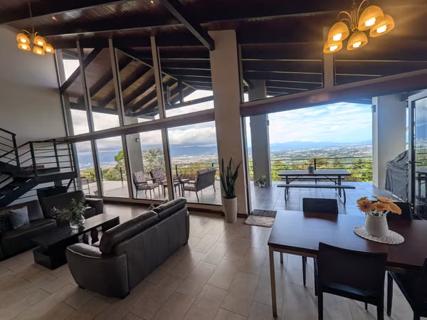 Casa Heredia San Jose de la Montaña Barva VISTA panoramica 180° 3.000 m2