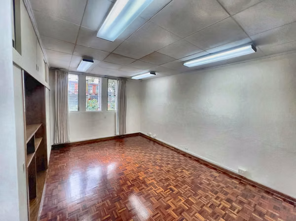 Casa 560 m2, Lote 1270 m2, Barrio Los Sauces, San Francisco de Dos Rios