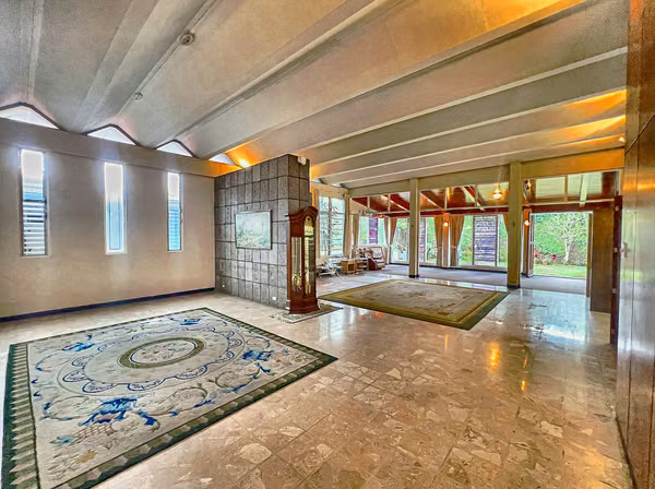 Casa 560 m2, Lote 1270 m2, Barrio Los Sauces, San Francisco de Dos Rios