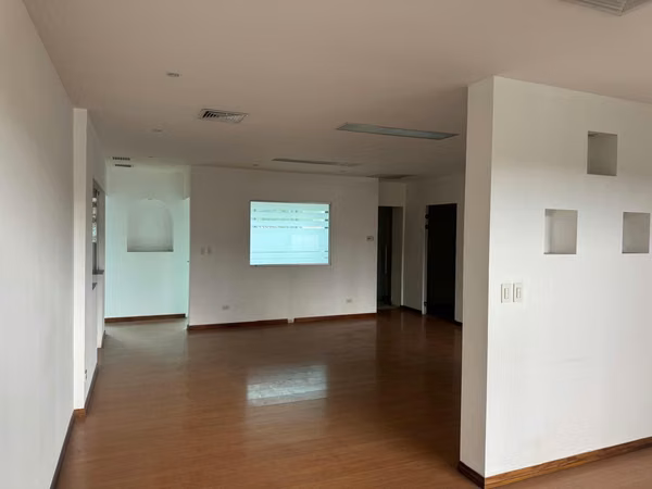 OFICINA O LOCAL COMERCIAL SAN JOSE, LINDORA 114m2