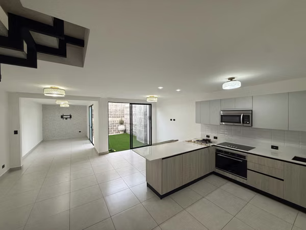 New house in Lindora for rent
