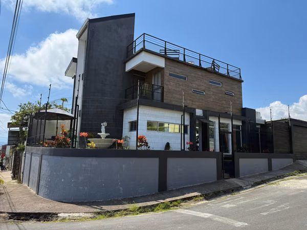 Beautiful house for sale in Oreamuno de Cartago