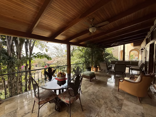 House with a nice garden for sale