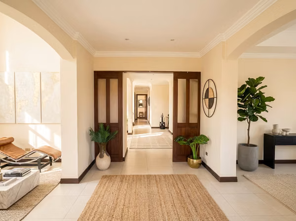 Casa en el Condominio Bosques de Altamonte con Suite Principal en Planta Baja y Jardín Privado