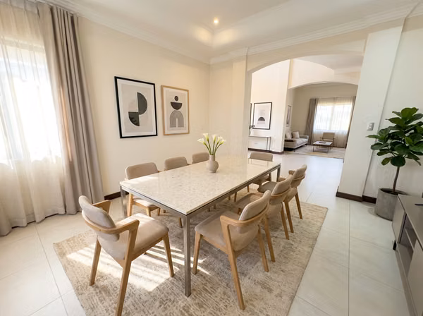 Casa en el Condominio Bosques de Altamonte con Suite Principal en Planta Baja y Jardín Privado