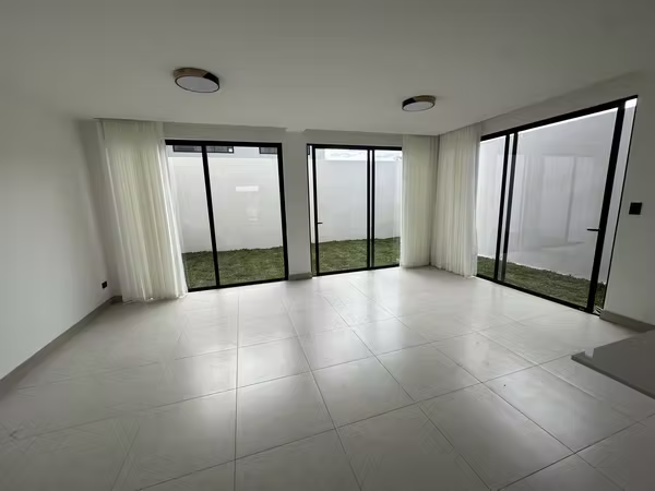 CONDOMINIO NUEVO EN LINDORA