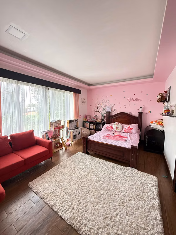 SE VENDE LUJOSA CASA EN LOS ÁNGELES, SAN RAFAEL DE HEREDIA