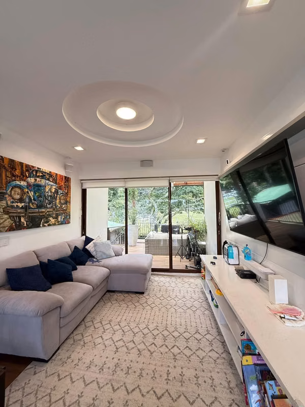 SE VENDE LUJOSA CASA EN LOS ÁNGELES, SAN RAFAEL DE HEREDIA
