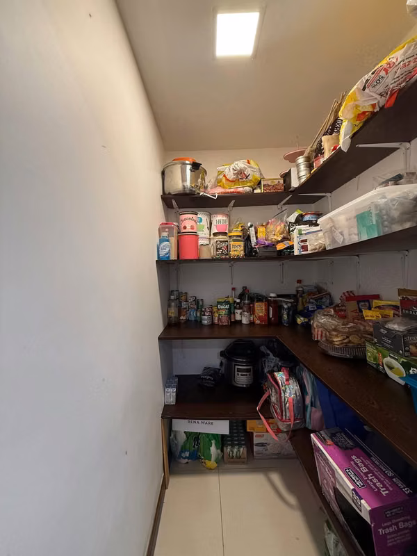 SE VENDE LUJOSA CASA EN LOS ÁNGELES, SAN RAFAEL DE HEREDIA