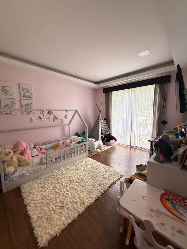 SE VENDE LUJOSA CASA EN LOS ÁNGELES, SAN RAFAEL DE HEREDIA