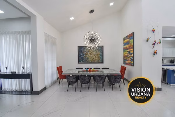 Casa de un Nivel con 4 Habitaciones en Valle del Sol