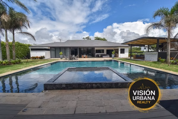 Casa de un Nivel con 4 Habitaciones en Valle del Sol