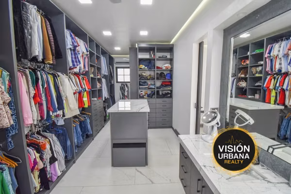 Casa de un Nivel con 4 Habitaciones en Valle del Sol
