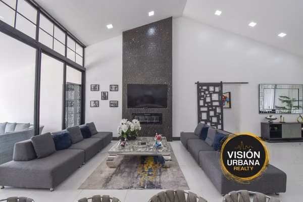 Casa de un Nivel con 4 Habitaciones en Valle del Sol
