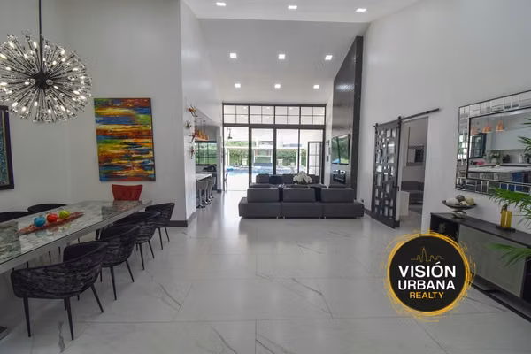 Casa de un Nivel con 4 Habitaciones en Valle del Sol