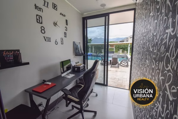 Casa de un Nivel con 4 Habitaciones en Valle del Sol