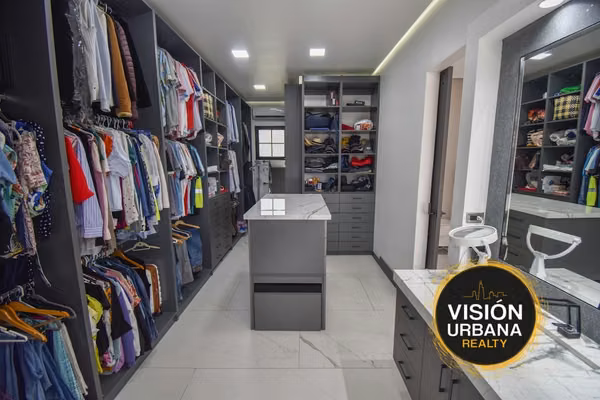 Casa de un Nivel con 4 Habitaciones en Valle del Sol