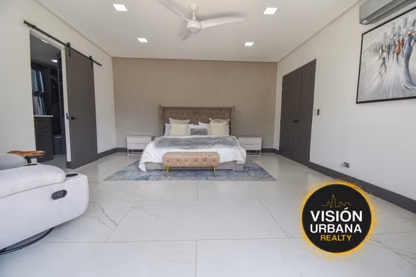 Casa de un Nivel con 4 Habitaciones en Valle del Sol