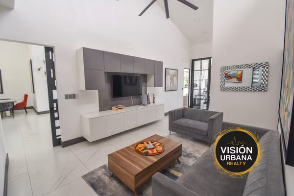 Casa de un Nivel con 4 Habitaciones en Valle del Sol