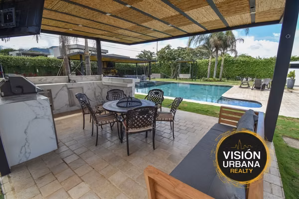 Casa de un Nivel con 4 Habitaciones en Valle del Sol