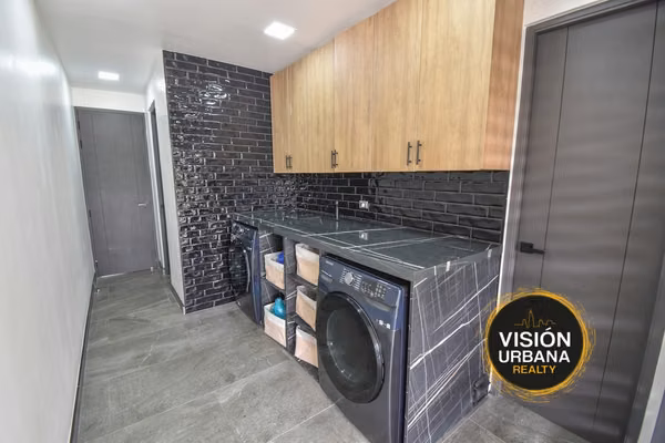 Casa de un Nivel con 4 Habitaciones en Valle del Sol