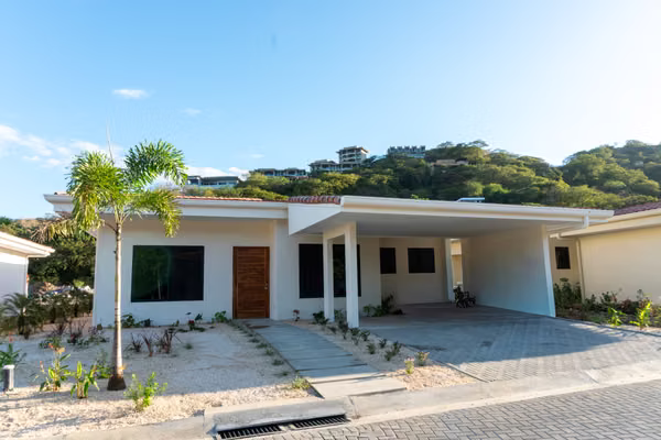 Estrene Villa de 3 Habitaciones en La Caleta, Coco Bay Estates – Playas del Coco