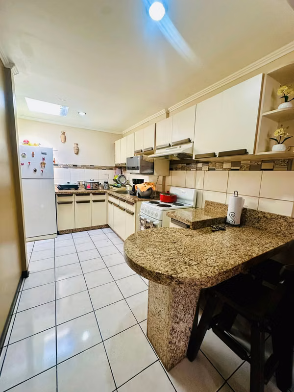 Venta de espaciosa casa en San Rafael Arriba de Desamparados