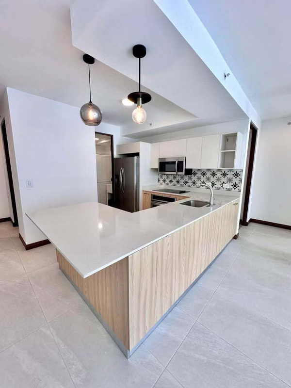 Amazing apartment for RENT pool, sauna, BBQ area lovely view in Nunciatura