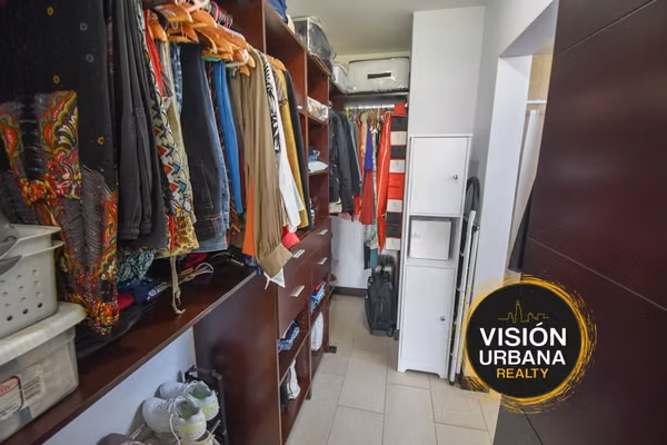 Apartamento de 2 Habitaciones + Sala de TV en Torres de Velarde Heredia