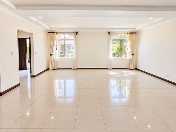 Venta de Casa de Lujo en Condominio, Cartago San Isidro Precio Rebajado