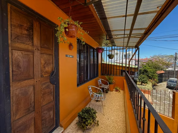 SE VENDE HERMOSA CASA EN ROHRNOSER  POR EL HUMBOLDT