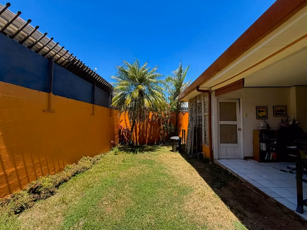 SE VENDE HERMOSA CASA EN ROHRNOSER  POR EL HUMBOLDT