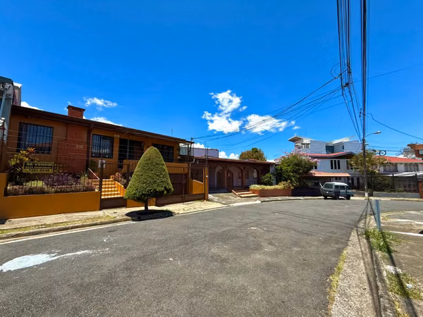 SE VENDE HERMOSA CASA EN ROHRNOSER  POR EL HUMBOLDT