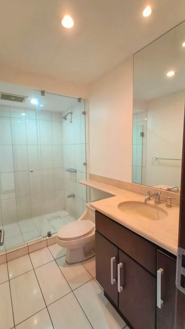 Hermoso apartamento en La Sabana / ALQUILER