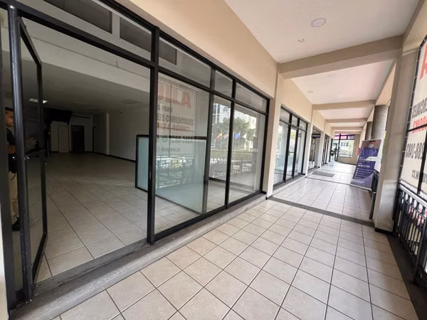 ¡Oficinas en alquiler – espacios funcionales de 140 m² por $2,500!