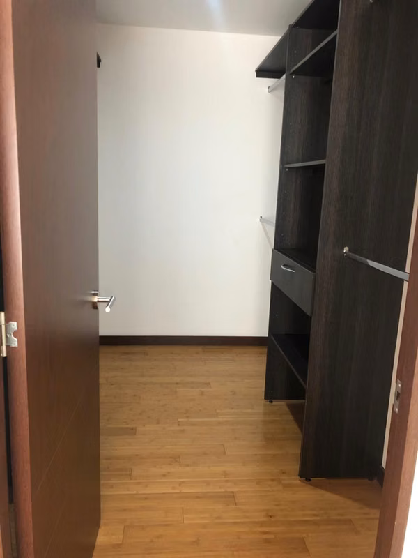 Se vende moderno apartamento en Distrito 4.