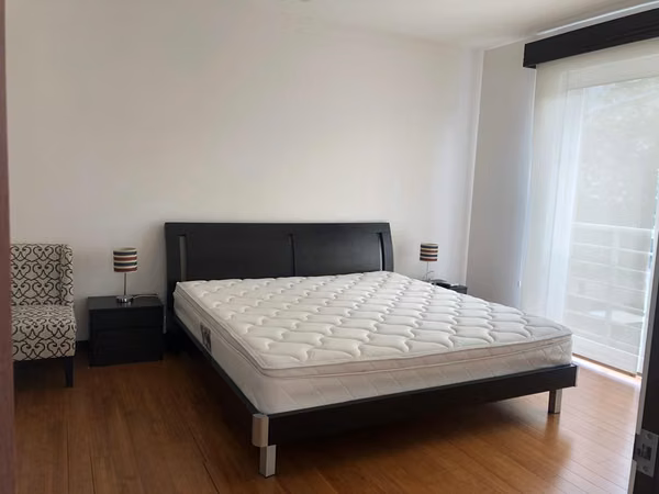 Se vende moderno apartamento en Distrito 4.