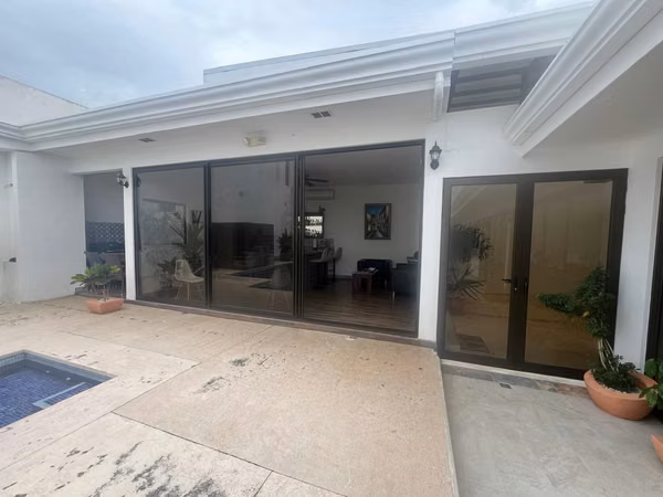 Venta de casa en Jaco, Garabito, Puntarenas. Jacó Centro.