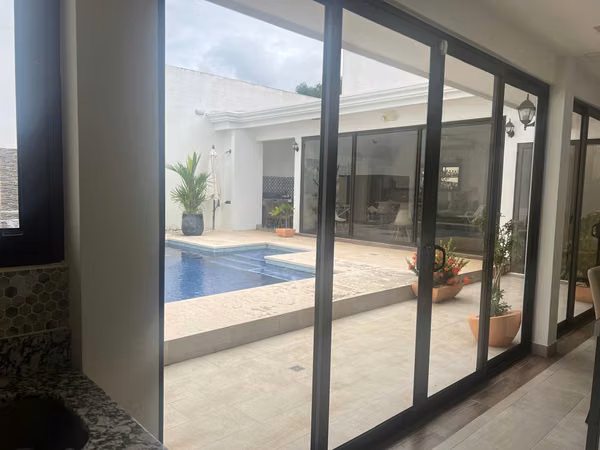 Venta de casa en Jaco, Garabito, Puntarenas. Jacó Centro.