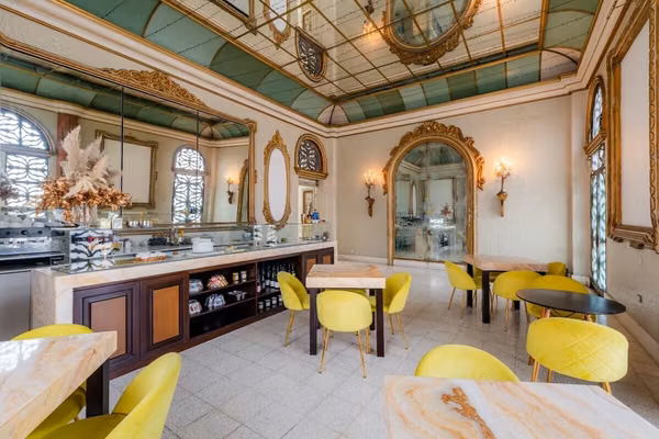 Se vende propiedad en Barrio Amón con 3 apartamento y 1 local comercial