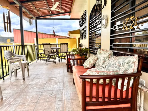 Casa Amueblada con Piscina-San Isidro de Grecia Ala Juela