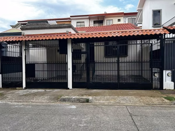 SE VENDE CASA en La Trinidad, Alajuela Centro