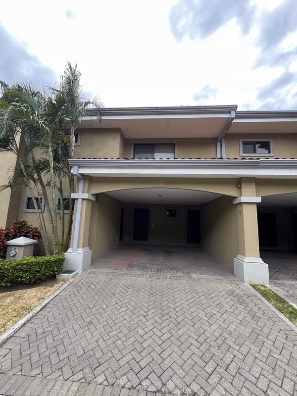  Exclusive Home for Sale in a Gated Community in Pozos, Santa Ana – Prime Location