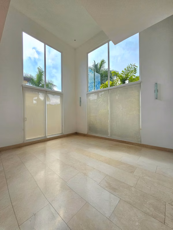 Casa de Lujo en Jaboncillos, Escazu | 4 Hab • 5 Baños • Piscina