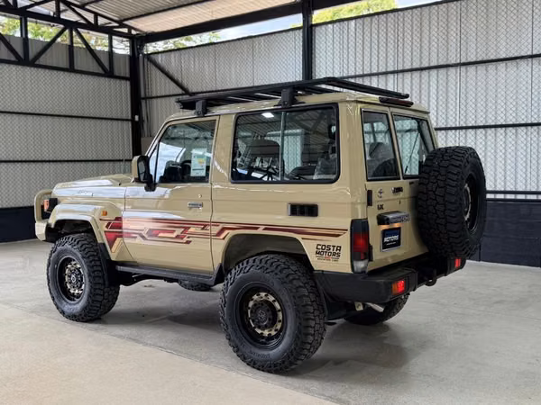 Land Cruiser Serie 71 Automático Full Accesorios