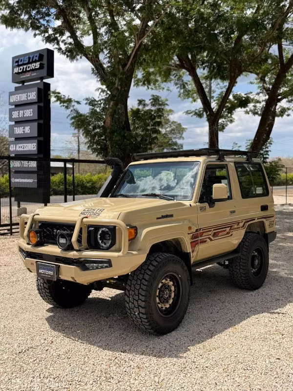 Land Cruiser Serie 71 Automático Full Accesorios