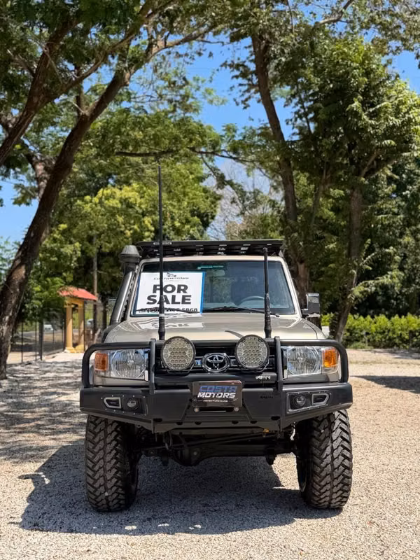 Land Cruiser Serie 79 Pick Up 2018
