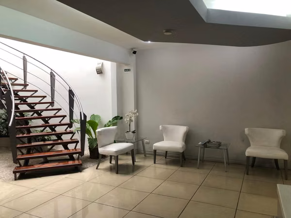 Se vende edificio de oficinas en Paseo Colón